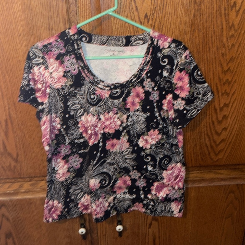 Black white and pink floral print t shirt